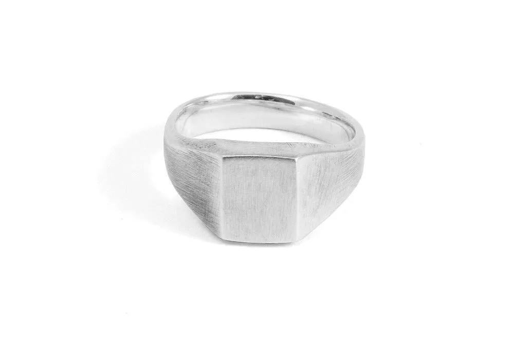 #013 - Signet Ring Box