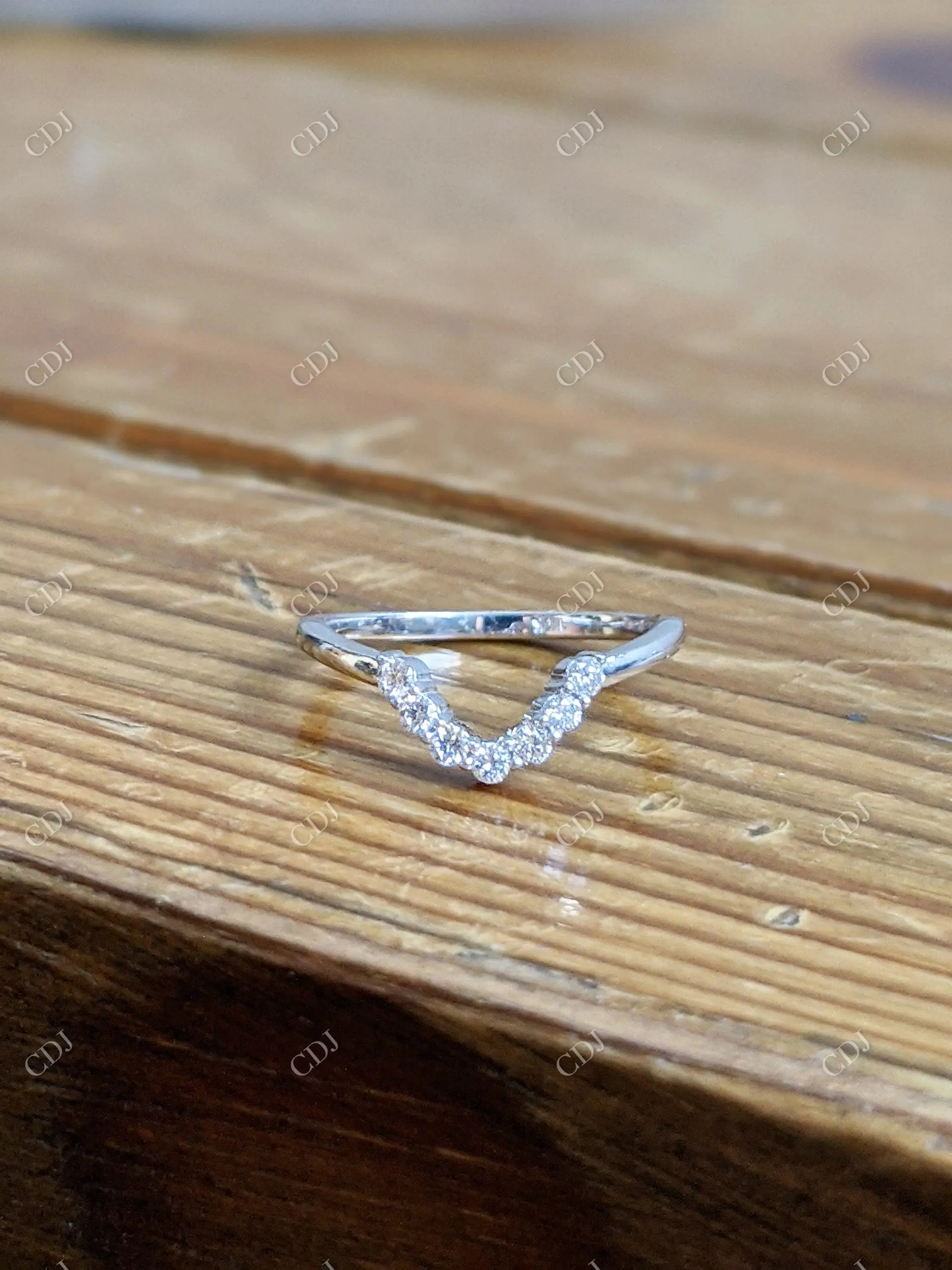 0.18CTW Round Lab Grown Diamond Curved Wedding Band
