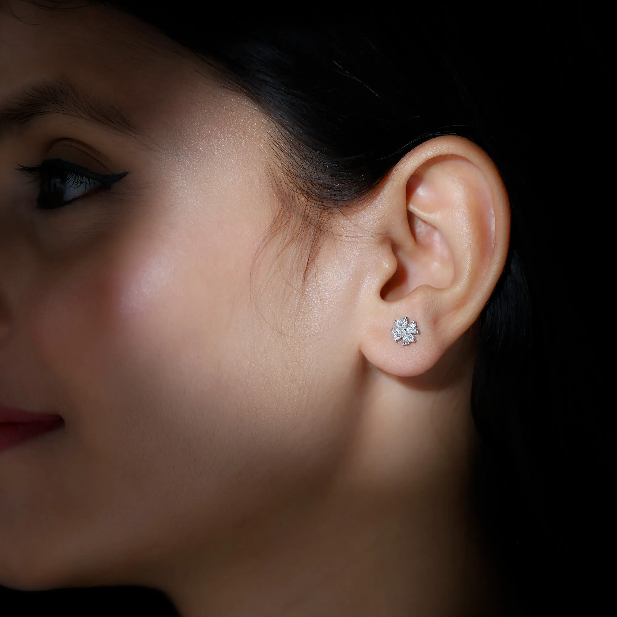 1 CT Heart Shape Moissanite Flower Stud Earrings