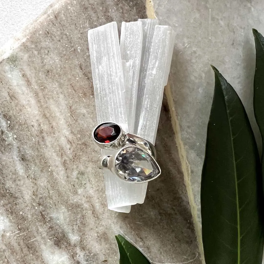 Balance Silver Ring with Garnet & White Zircon Gemstones (Adjustable)