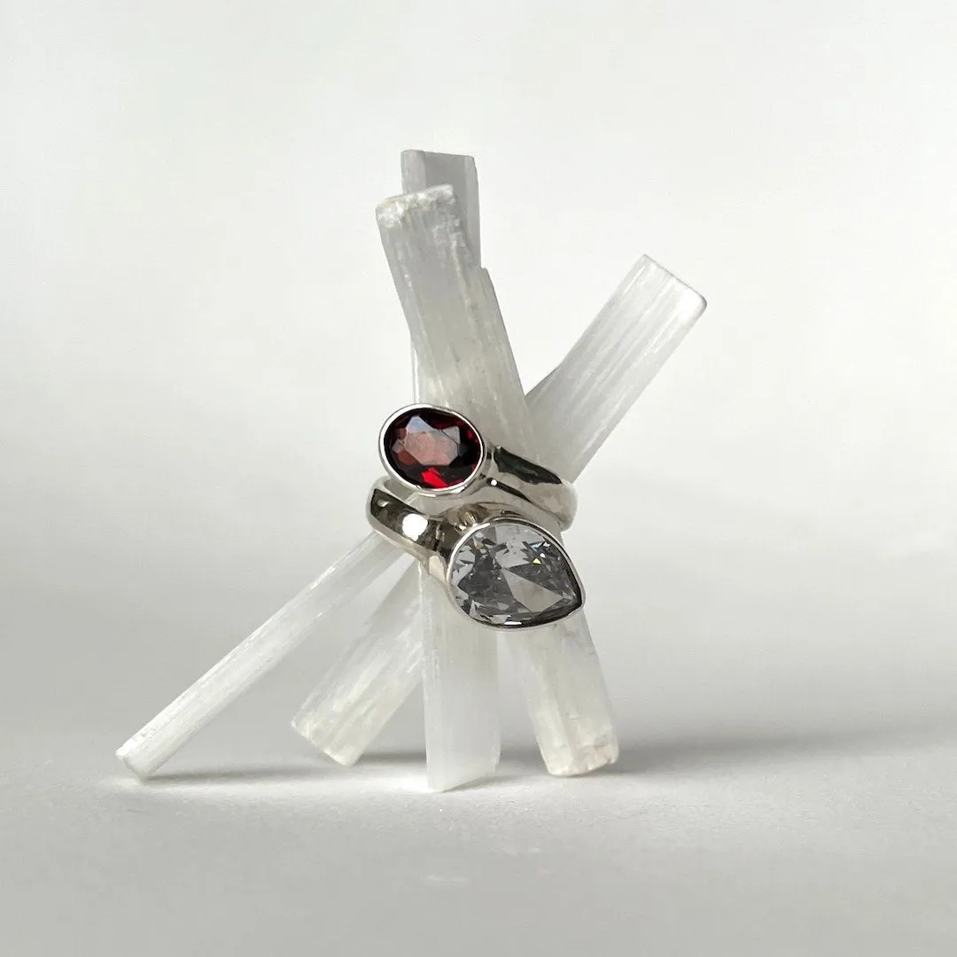 Balance Silver Ring with Garnet & White Zircon Gemstones (Adjustable)
