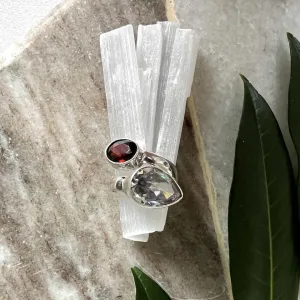 Balance Silver Ring with Garnet & White Zircon Gemstones (Adjustable)