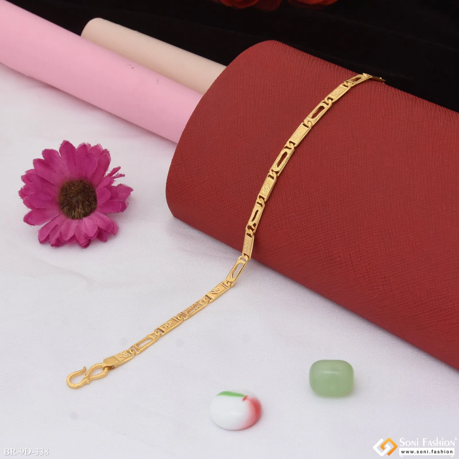 Elegant Design Gold Plated Nawabi Bracelet for Men - Style D338
