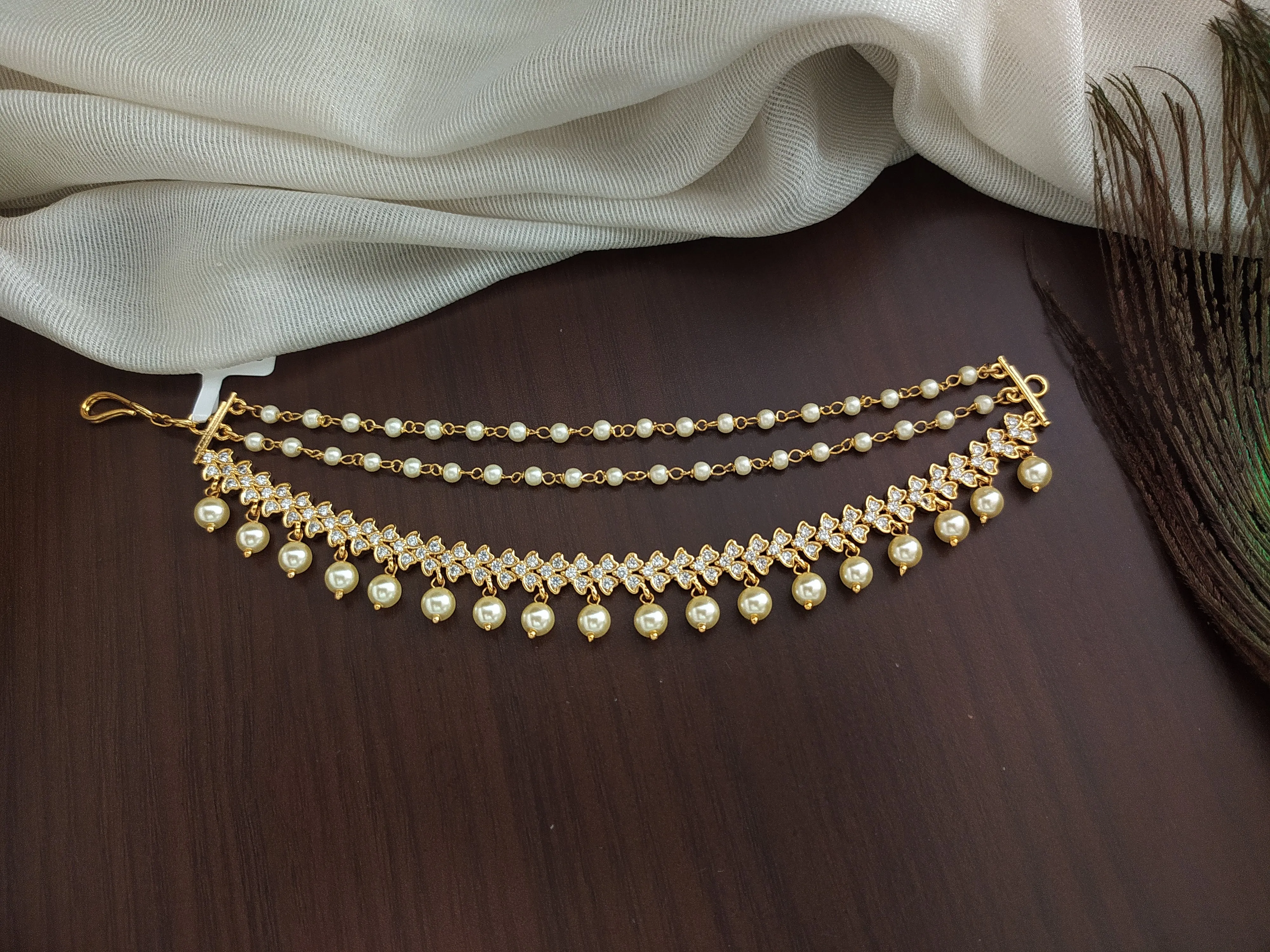 Elegant Gold-plated Zircon Stones Matil With Pearl Strands - Ear Chain