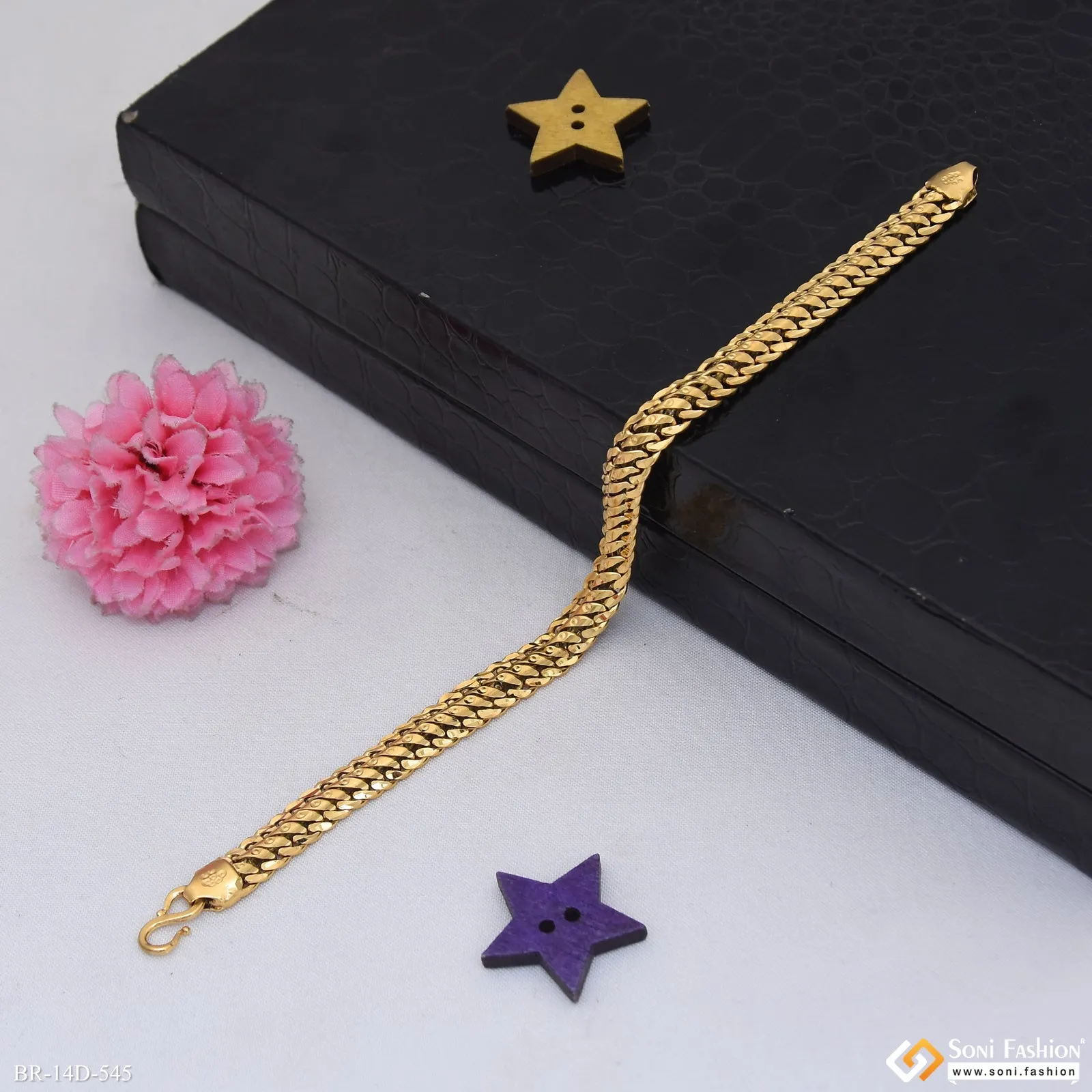Excellent Design 18k Gold Plated Linked Bracelet for Men - Style D545