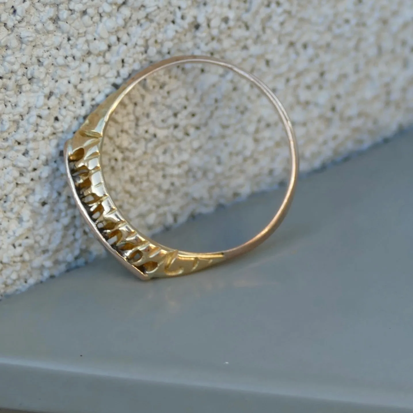 London Bridges Style Signet ring in 18ct and 9ct Gold, size N1/2 or 7
