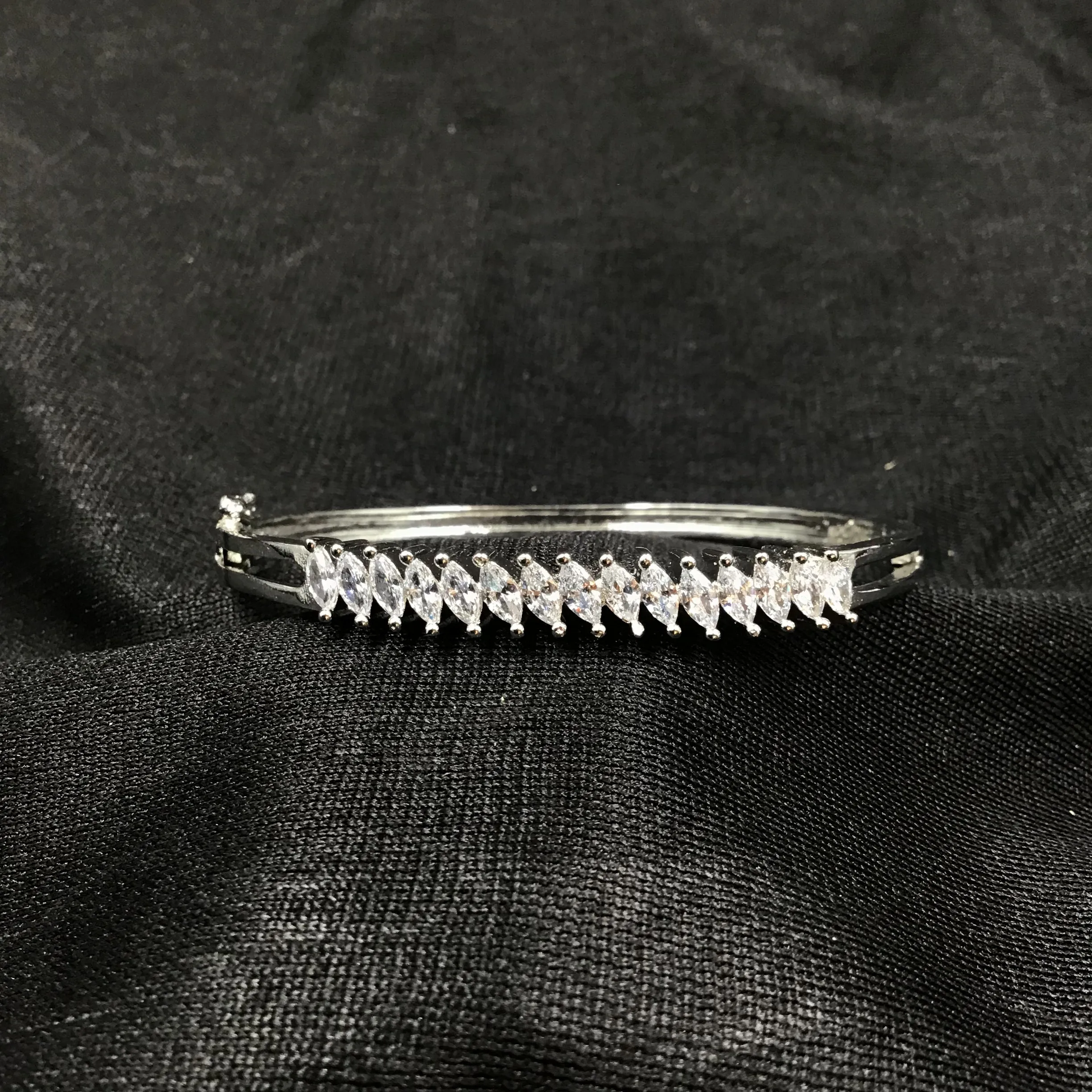 Openable Zircon/AD Bracelet 3245-11