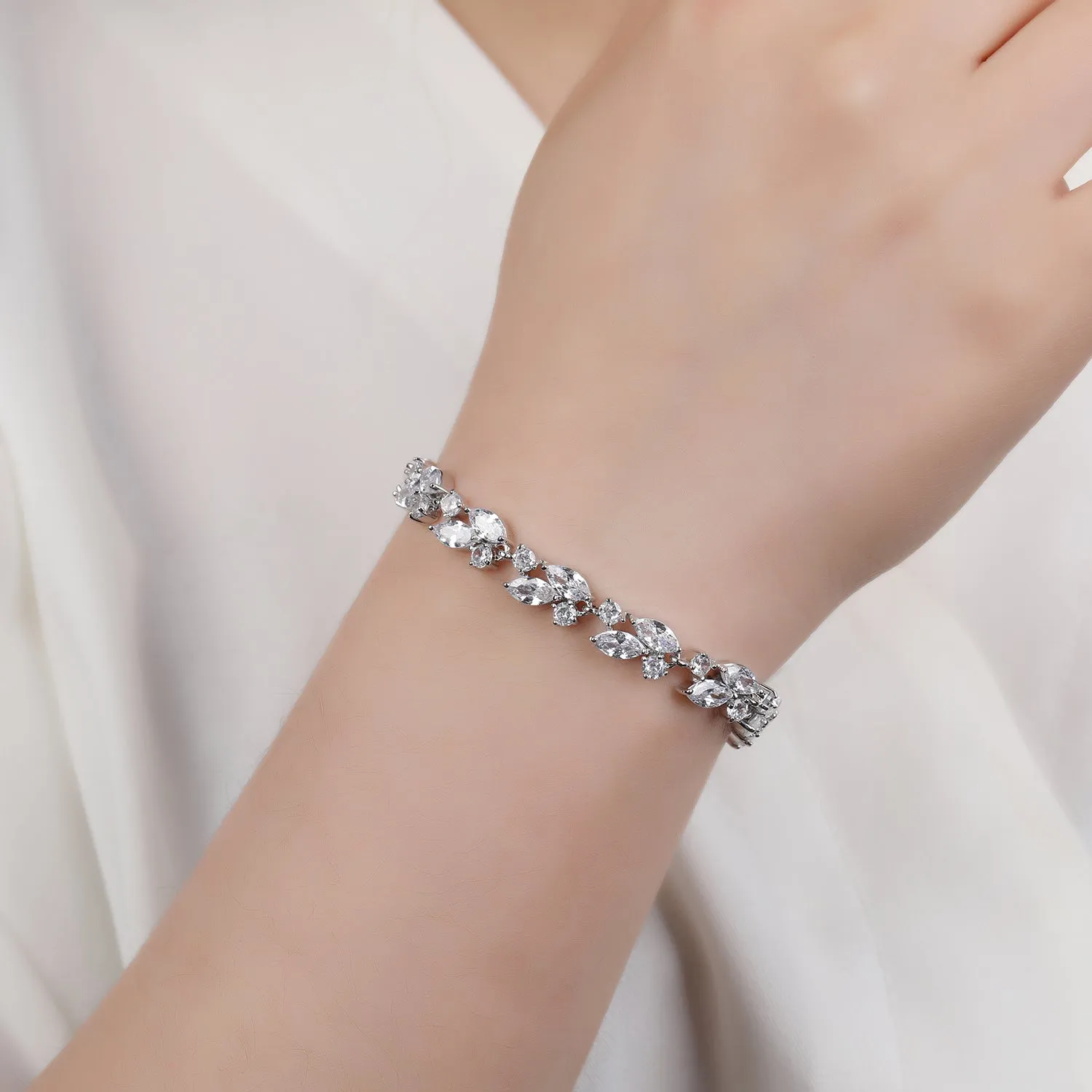 Pretty 5A Cubic Zirconia Silver Bracelet Chains for Women CK10145
