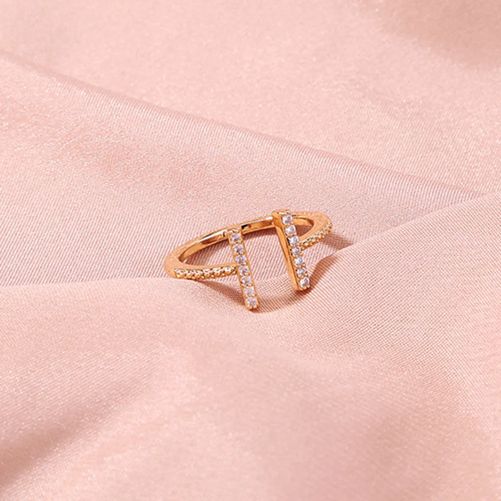R645 - Retro Adjustable Inlaid Zircon Ring