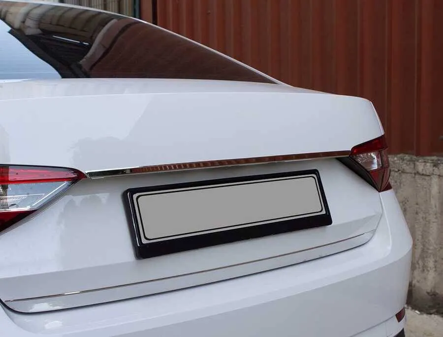 Skoda Superb B8 Krom Plaka Üstü Çıta 2015-2023 Arası